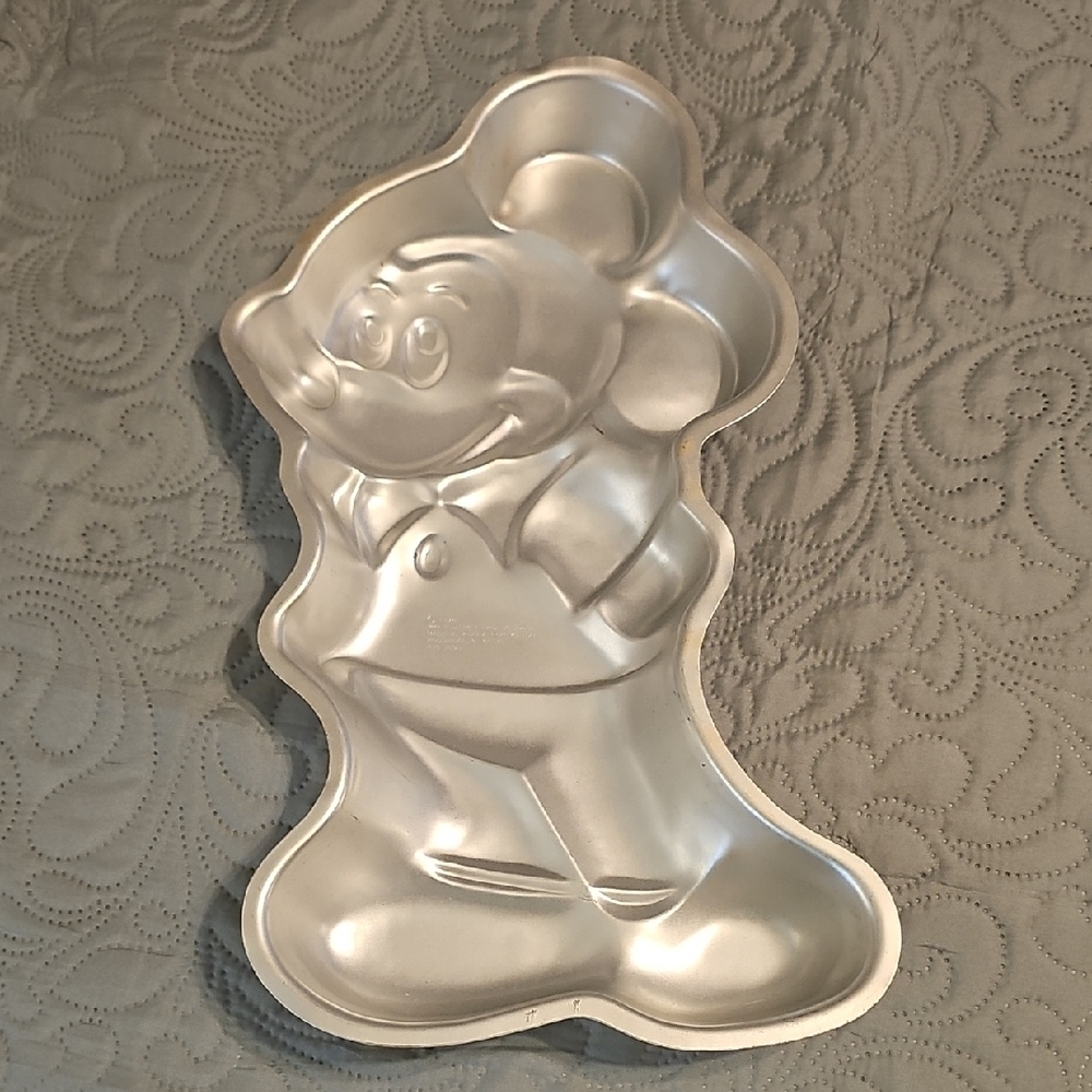 Disney Mickey Mouse Cake Pan Vintage/Retired Circa 1978